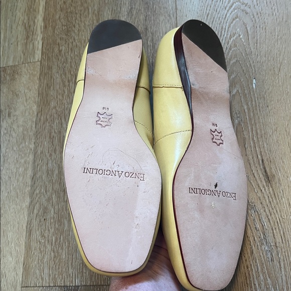 ENZO ANGIOLINI Women's Yellow  Leather Flat Shoe- 9 - Picture 2 of 6